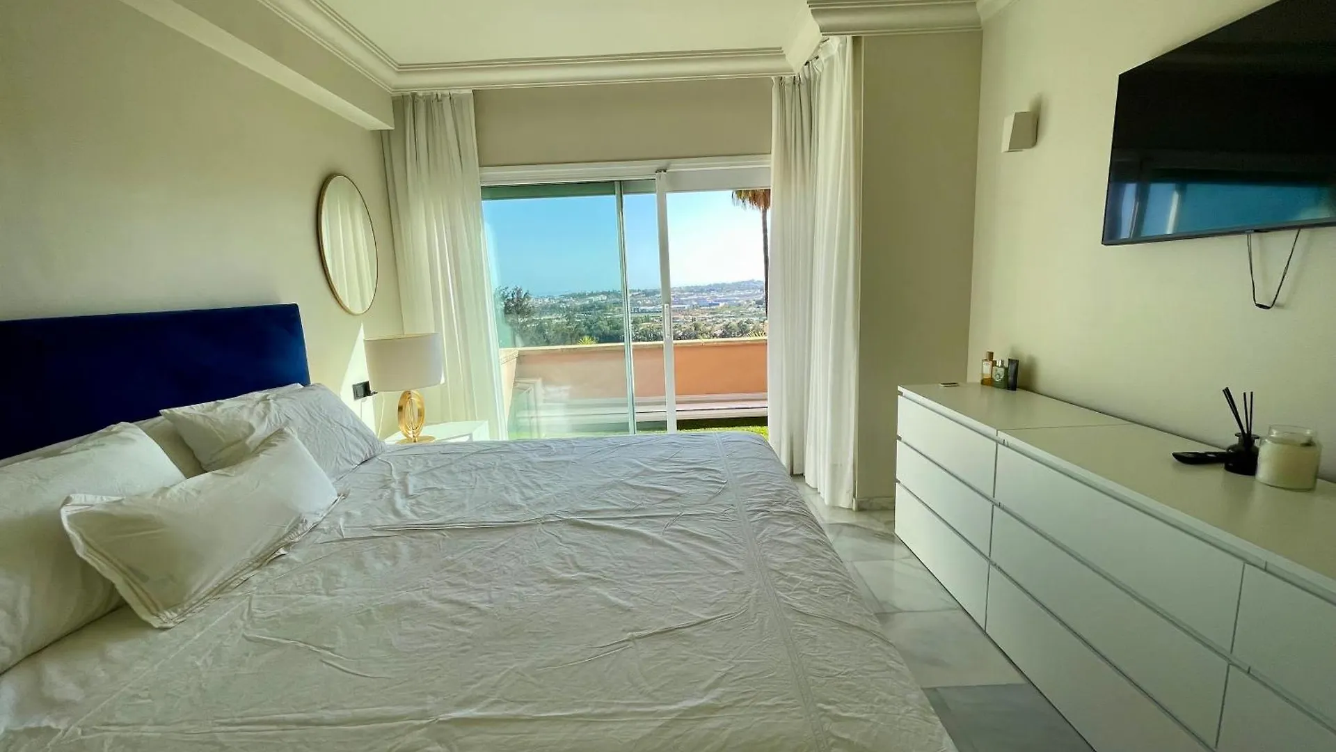 Apartment Lovely Apartament In Nueva Andalucia, With Spectacular Sea & Giblartar View Marbella